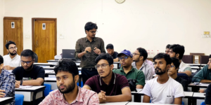 নতুন আবেদনকারীদের জন্য 'ক্যাম্পাস সাংবাদিকতার প্রাথমিক পাঠ' শীর্ষক দিনব্যাপী কর্মশালা শনিবার (৬ জুলাই) সেমিনার রুমে অনুষ্ঠিত হয়।